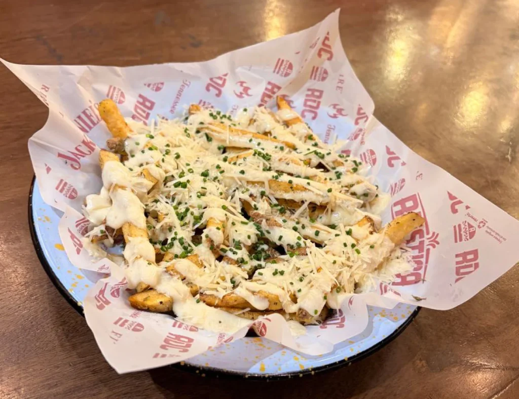 Papas Ajo Parmesano Rústica DC Hamburguesería